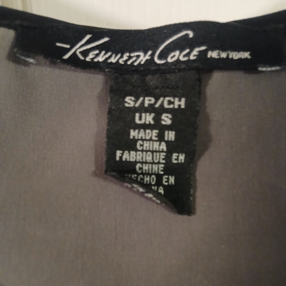 Kenneth Cole New York Cap Sleeve Grey/Black/Red, Knee Length Dress Size SP - Picture 4 of 4